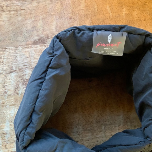 New Free People FP Movement Pixie Packable Puffer Scarf - Picture 4 of 4